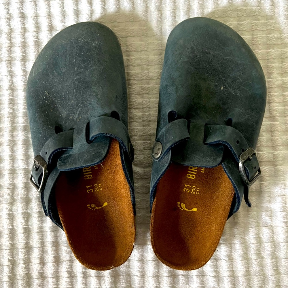 Birkenstock Boston Clogs in Blue Leather